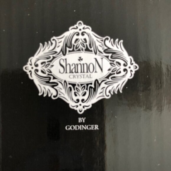 Vase Lead Crystal 9-3/4 inches tall Shannon by Godinger Design: Windows Design - Picture 8 of 8